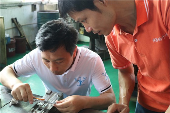 深圳塑膠模具廠——博騰納設立12道質檢工序，品質信得過！