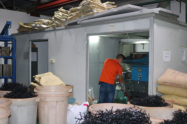 模具制造廠注意了：“工程塑料”也有云泥之別！
