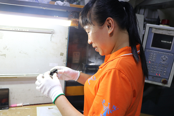 注塑模具制造廠認(rèn)真‘3步走’，無效工時(shí)減少80%！