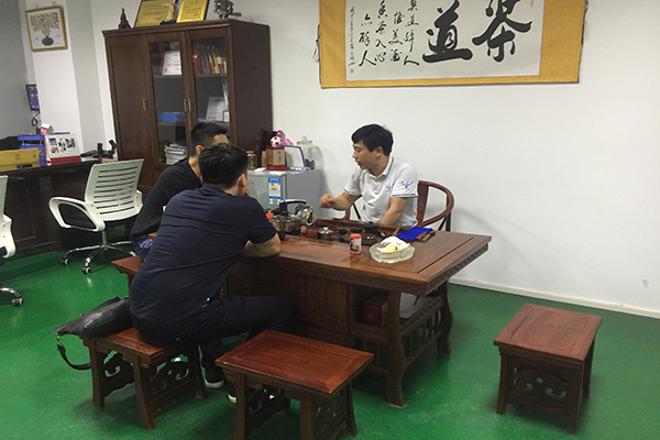 電子產(chǎn)品開模，就找深圳精密塑膠模具廠！
